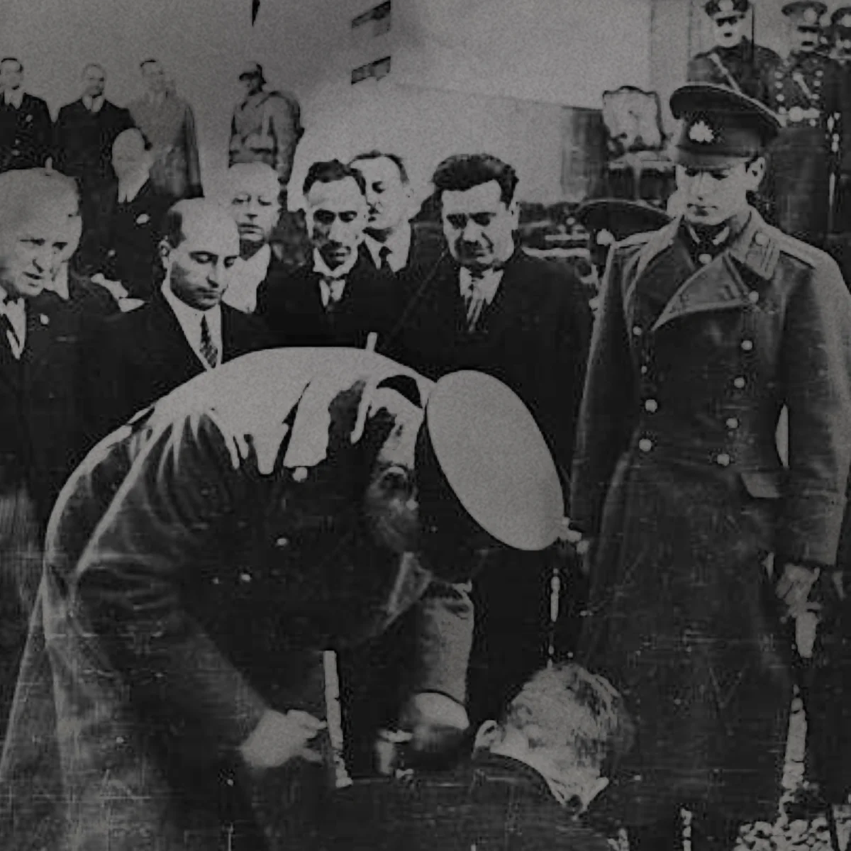 Reza Shah Pahlavi abdicates: 1941